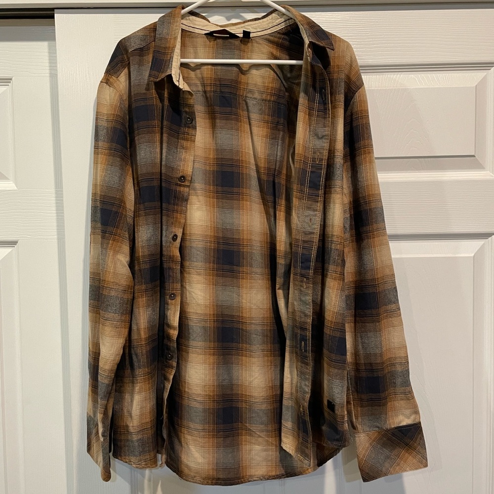 Outpost XL long sleeve button up. Brand new never worn!